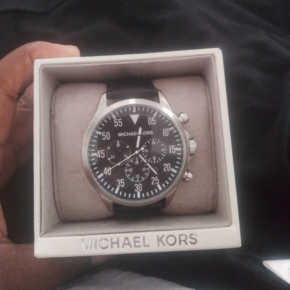 Men's Mk watch - Picture 2 of 4